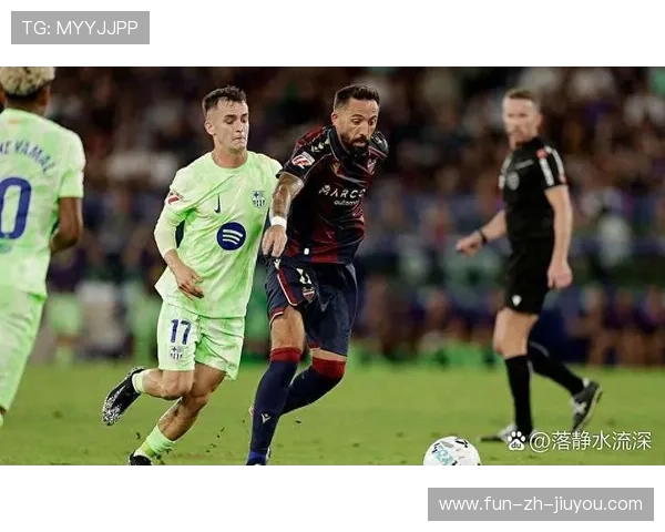 巴萨中场连续转移后形成单刀，佩德里冷静推进